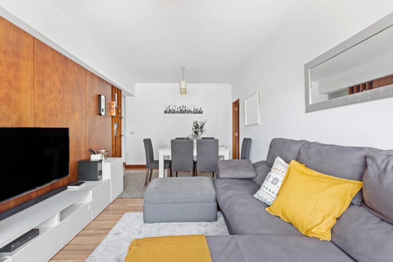 Spacious 3 Bedroom Apartment In Lisbona Esterno foto