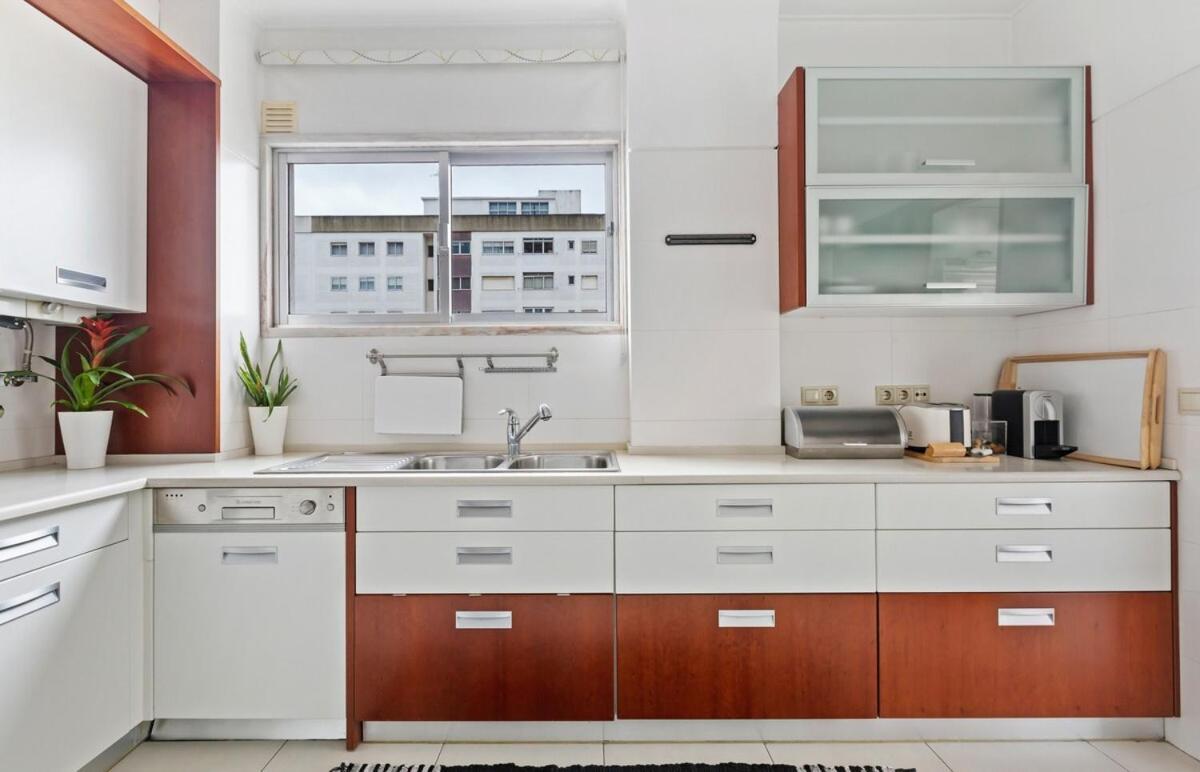 Spacious 3 Bedroom Apartment In Lisbona Esterno foto