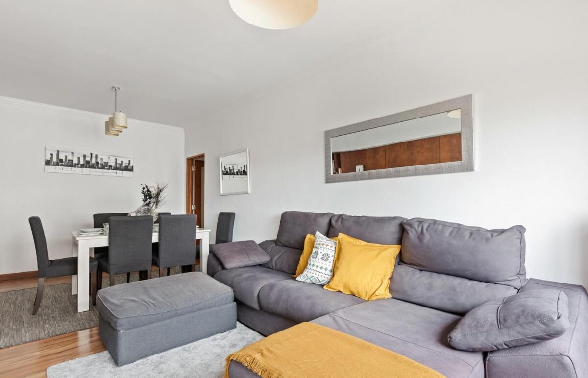 Spacious 3 Bedroom Apartment In Lisbona Esterno foto